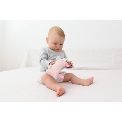 840 mymoo montessori uchopovy vankusik ruzovy