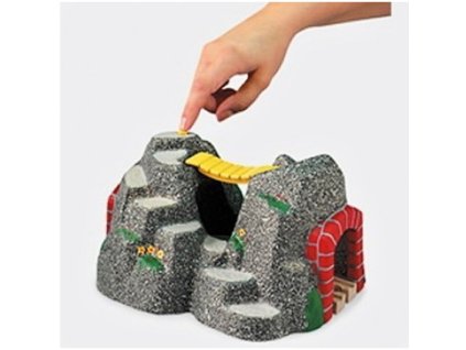 kamenny tunel se zvukovym systemem brio