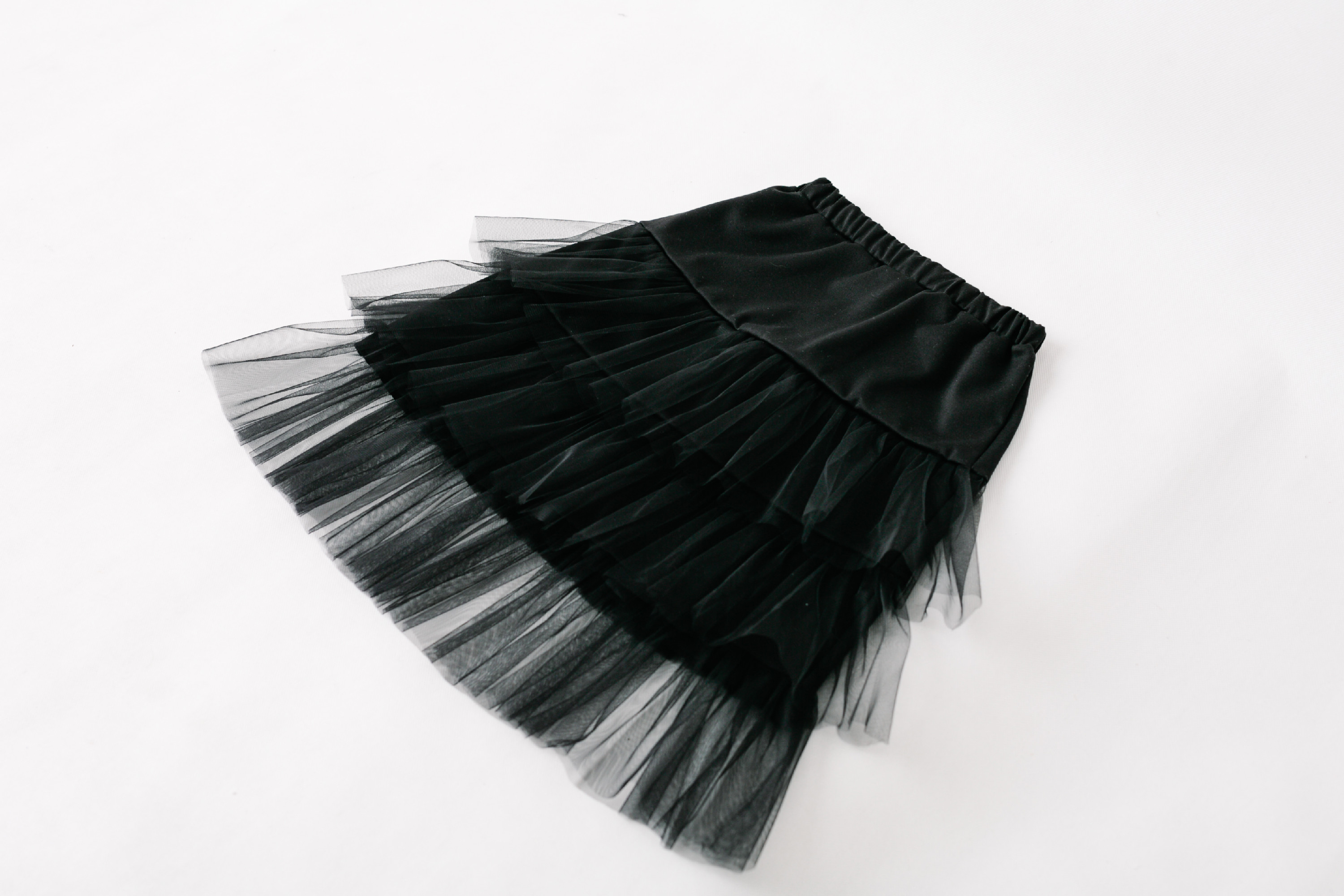 Kolekcia Black by KidsMall Tylová sukňa Black Veľkosť: 122