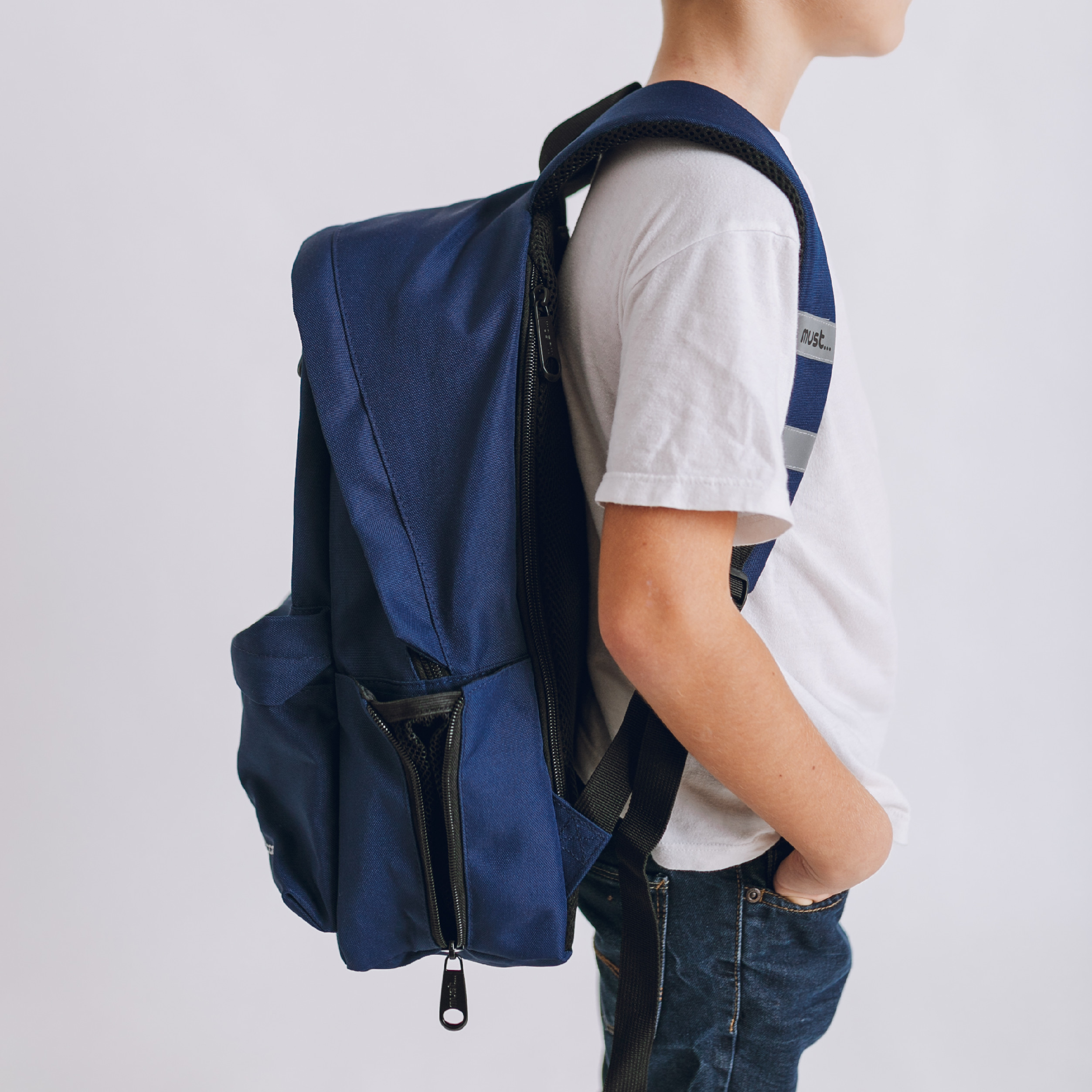 Monochrome EKO Ergonomický eko batoh z recyklovaných materiálov NAVY 22l