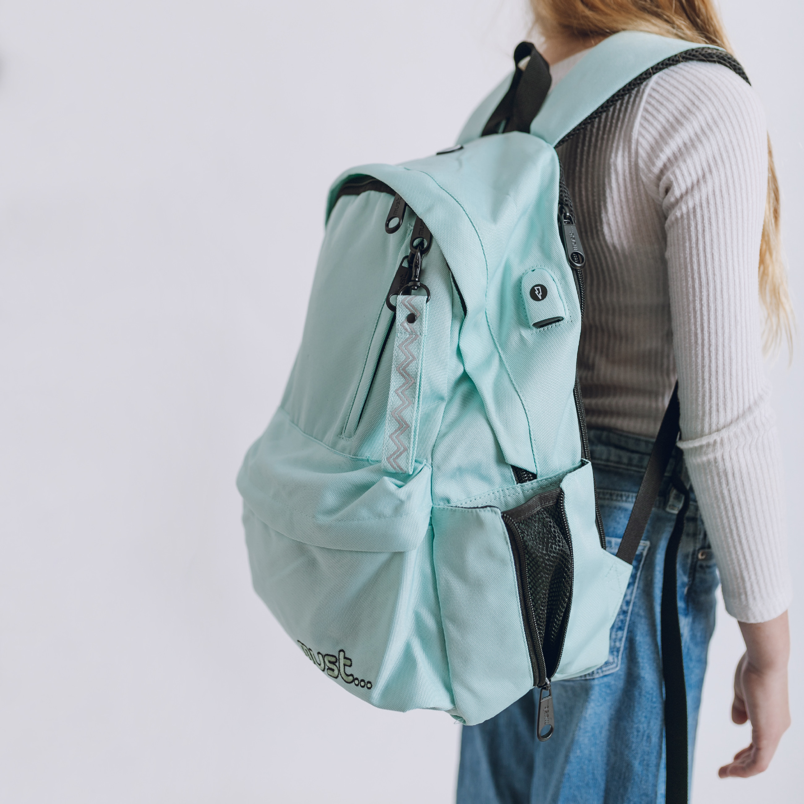 Monochrome EKO Ergonomický eko batoh z recyklovaných materiálov LIGHT GREEN 22l