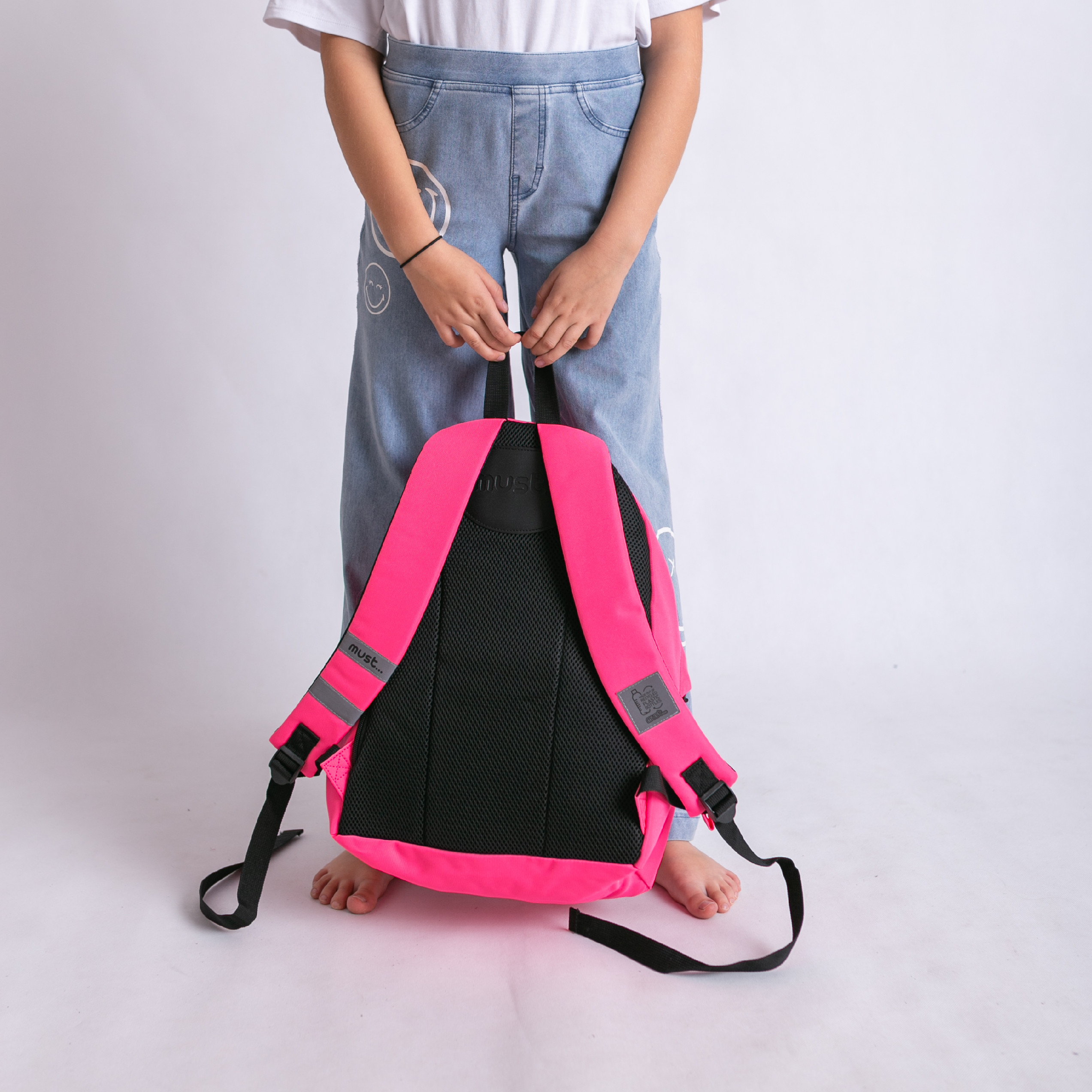 Monochrome EKO Ergonomický eko batoh z recyklovaných materiálov FLUO PINK 22l