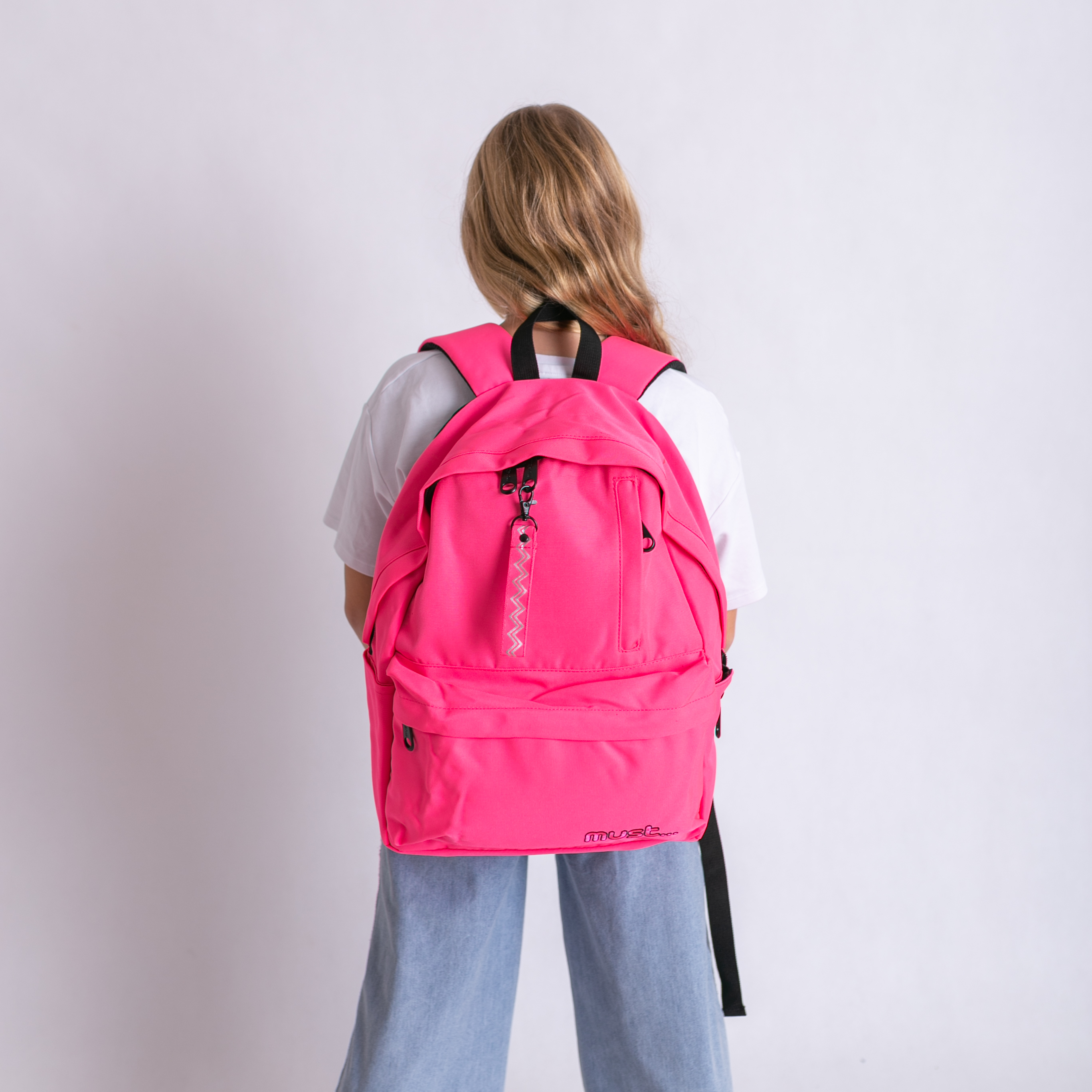 Monochrome EKO Ergonomický eko batoh z recyklovaných materiálov FLUO PINK 22l