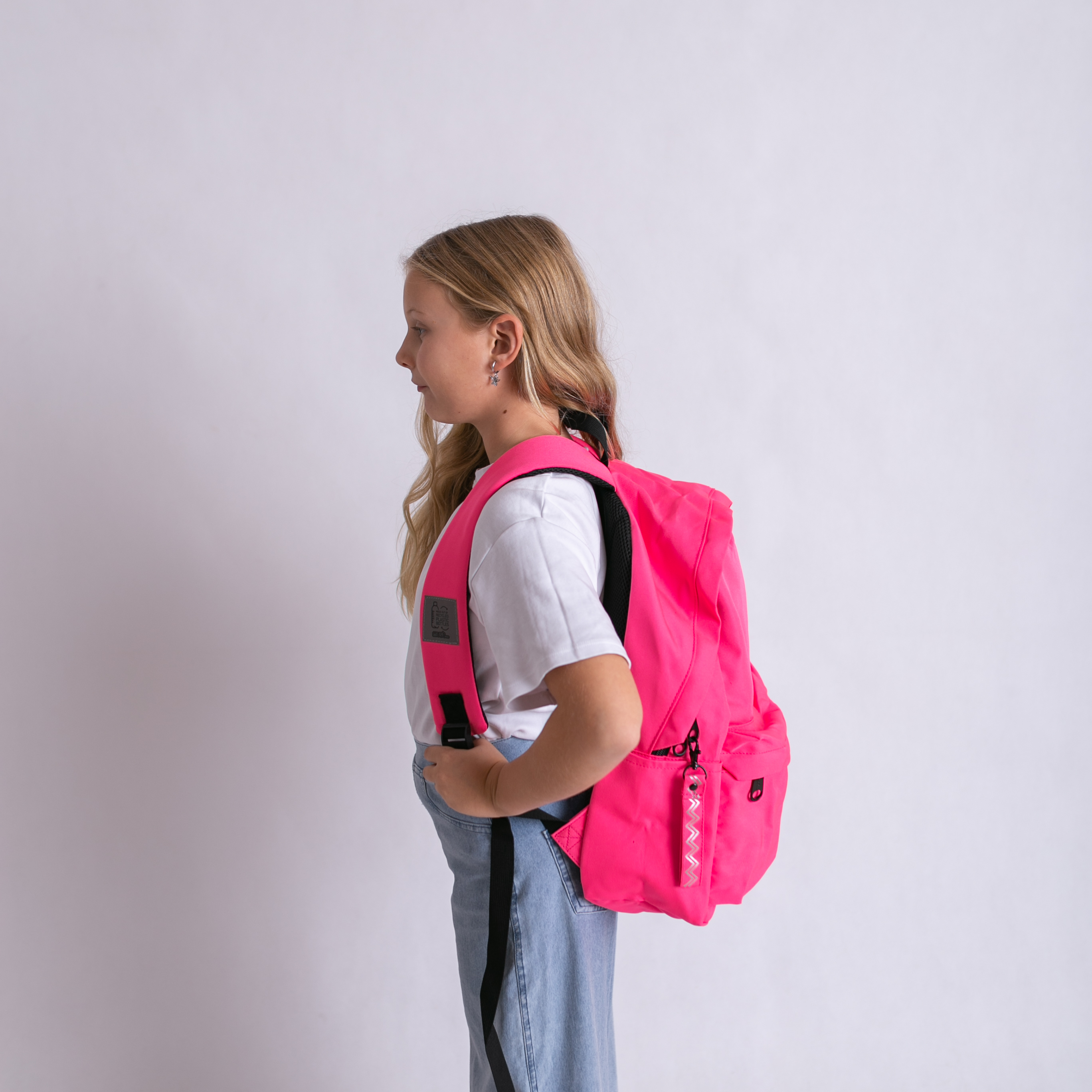 Monochrome EKO Ergonomický eko batoh z recyklovaných materiálov FLUO PINK 22l