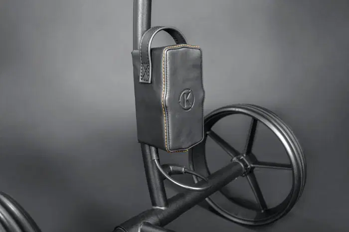 Akku-Ledertasche-schwarz