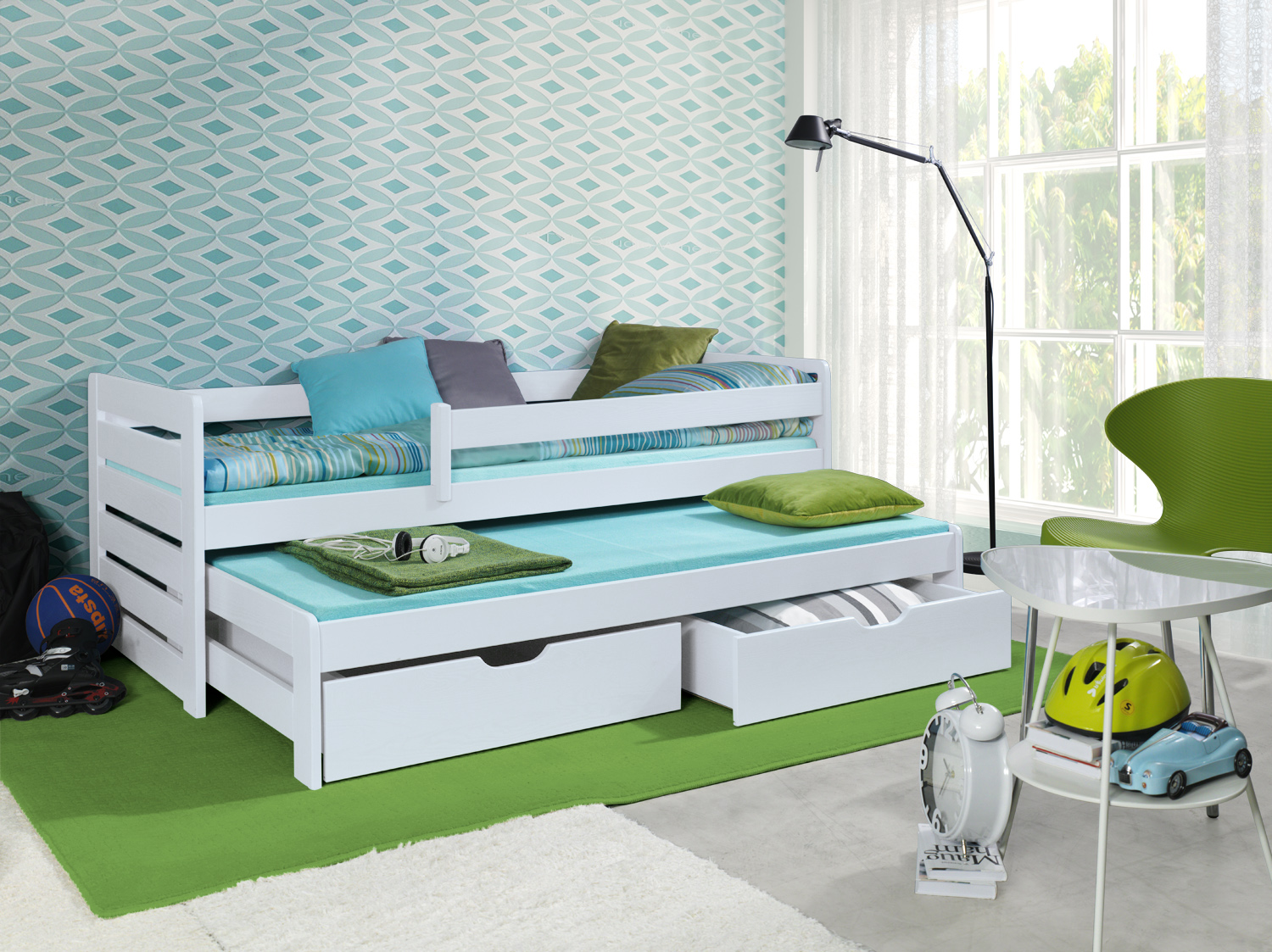 Dřevěná postel TOMÁŠ 2 s výsuvným lůžkem a s úložným prostorem .Povrchová úprava: Přírodní lakovaná, Rozměr: 90 x 190 cm