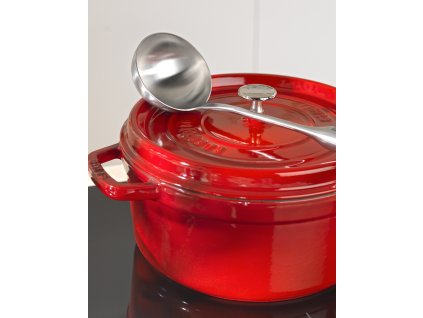 STAUB Cocotte hrnec oválný 37 cm / 8 l - višeň