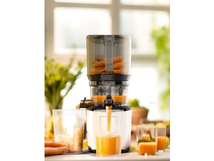 Odšťavňovač Kuvings Hands-Free Slow Juicer AUTO10S bílý matný / použitý