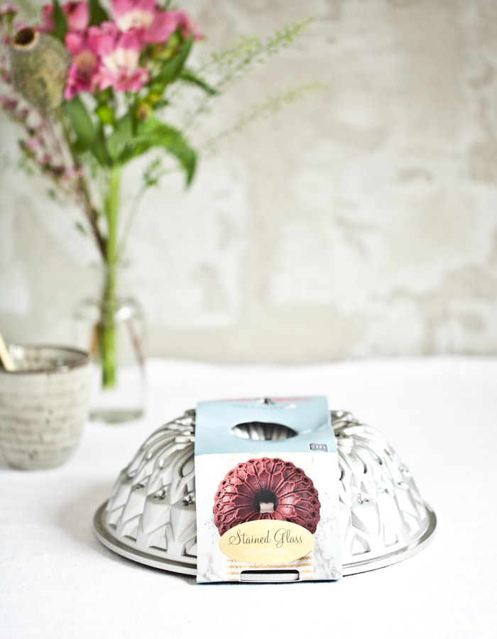 Royal baking mold