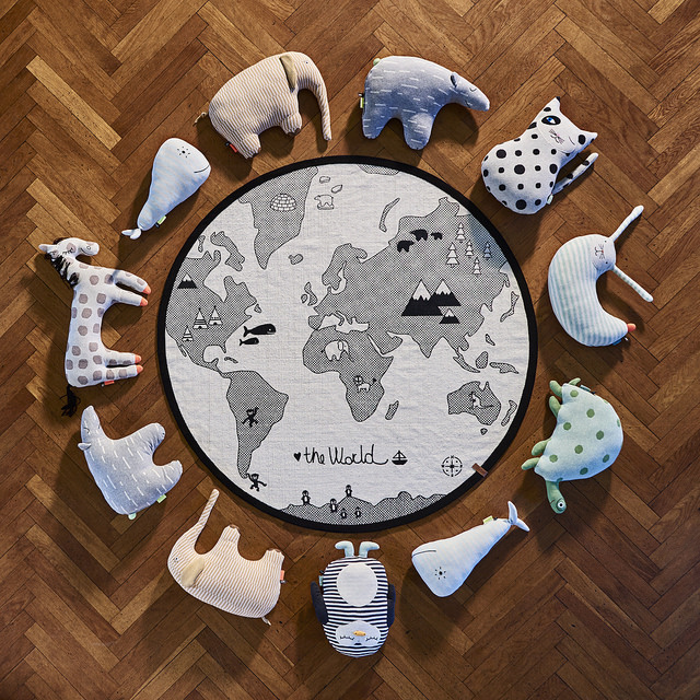 Round world carpet