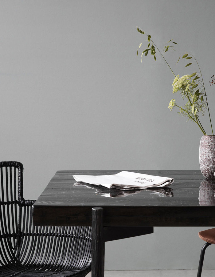 Dinning table Close
