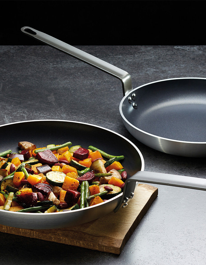 MasterClass Heavy Duty 32cm Frypan