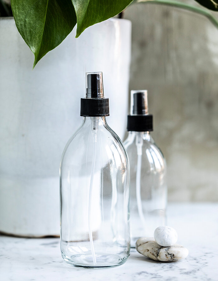 Čirý skleněný rozprašovač s pumpičkou 500 ml