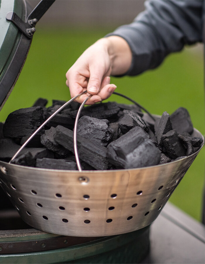 Nerezový koš na dřevěné uhlí Big Green Egg