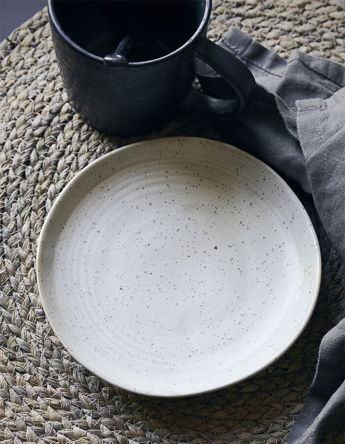 Cake Plate Pion Grey White dia: 16,5 cm
