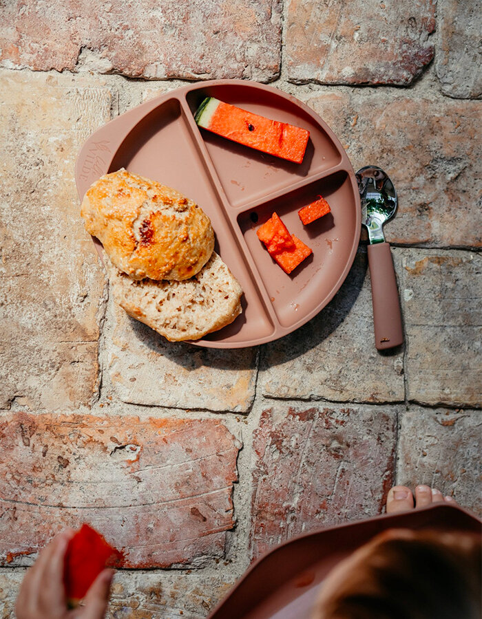 Children's silicone plate with sucker