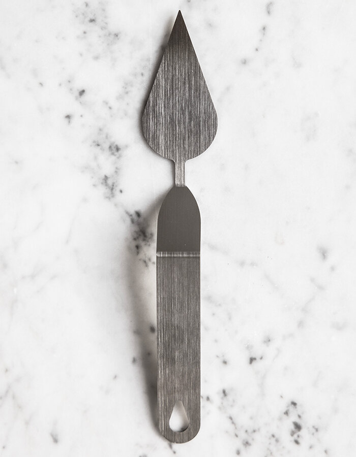 Spatula for chocolate decorating thin