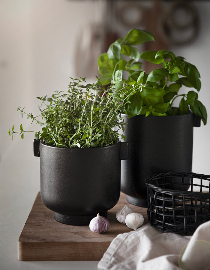 Kameninový černý květináč s úchyty black Ø 15 cm