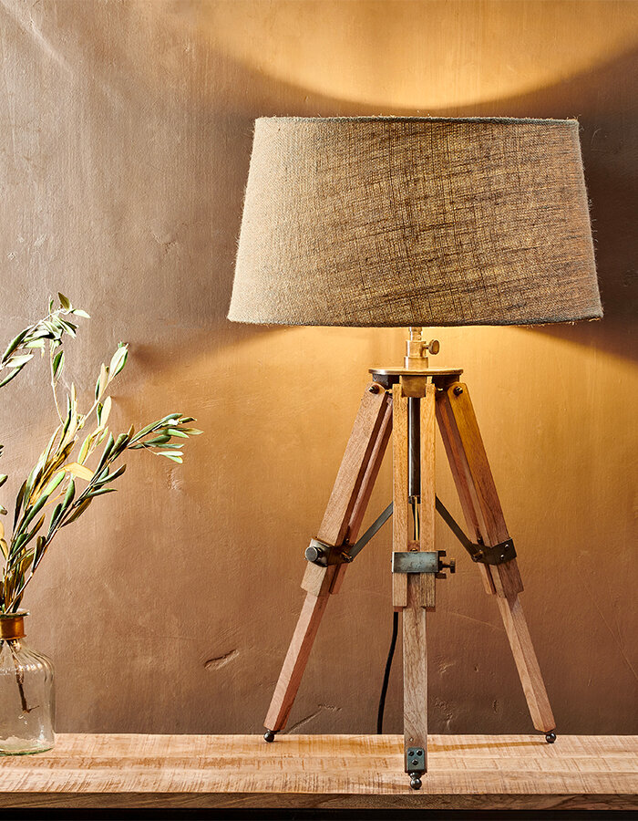Ronga Tripod Table Lamp