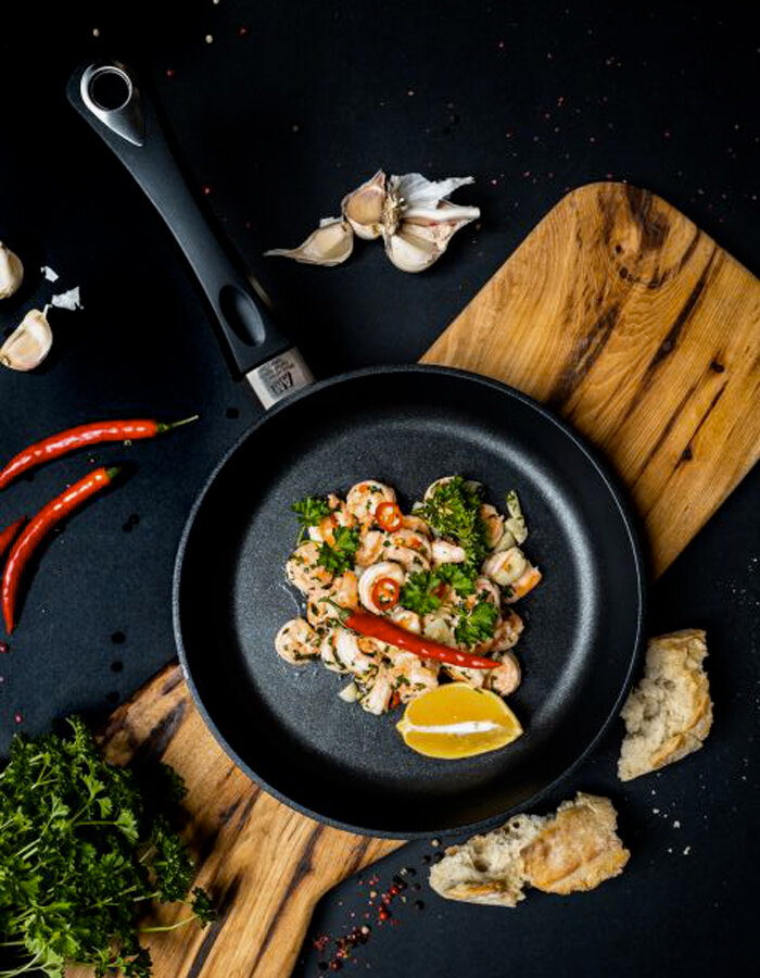 Light non-stick pan induction 24 cm
