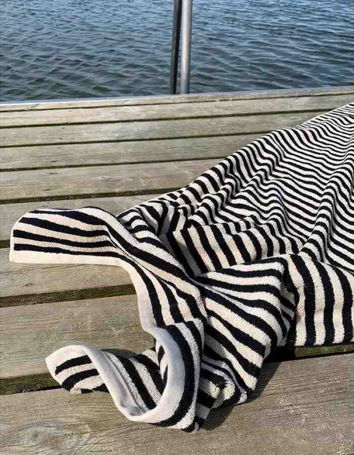 44256 1 rucnik raita clay black 50 x100 cm