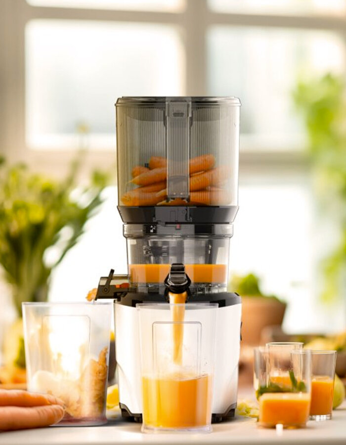 Odšťavňovač Kuvings Hands-Free Slow Juicer AUTO10S bílý matný (KHS-2520)