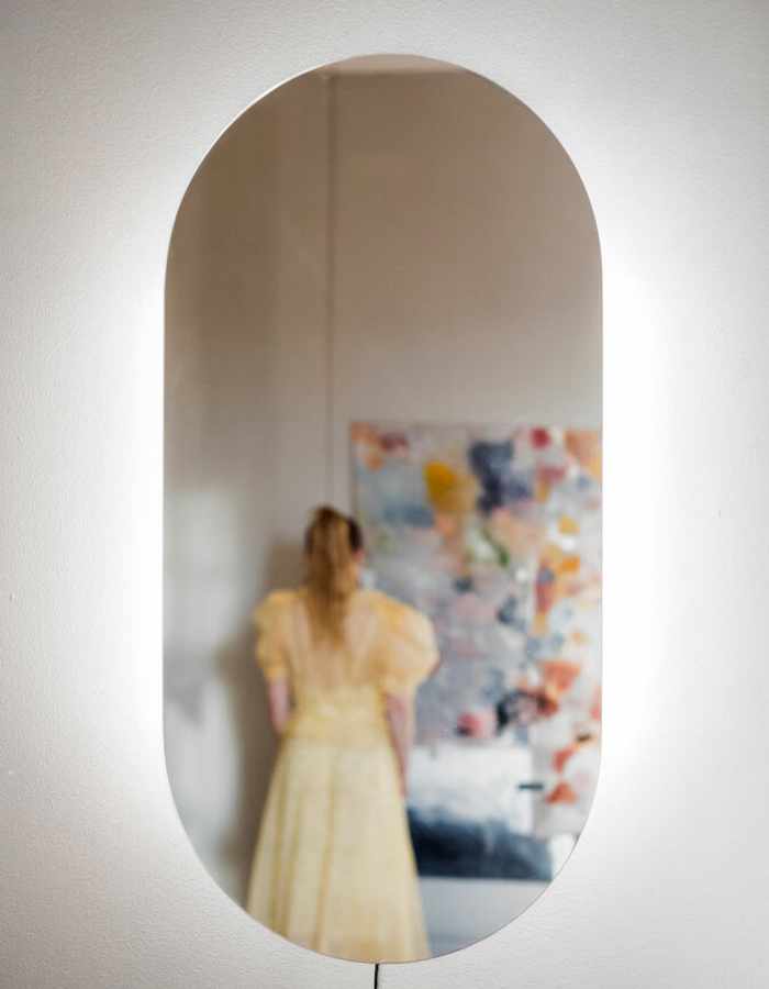 900 x 700mirror02