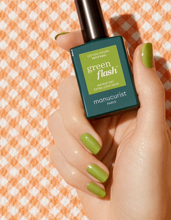 Světle zelený lak Manucurist Green Flash LED polish gel Petit Pois 15 ml