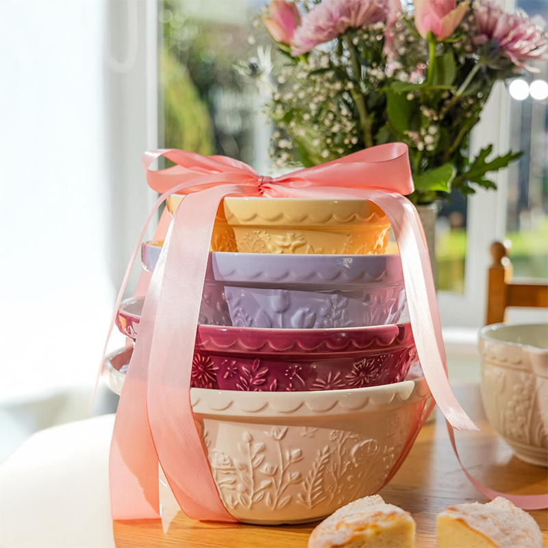 Poctivé kynuté těsto i nadýchaná bublanina: Objevte kouzlo ikonických mís Mason Cash