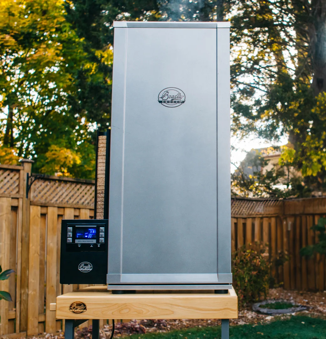 Vysoká digitální elektrická udírna Bradley Smoker se šesti rošty