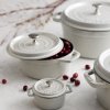Litinový hrnec STAUB Cocotte 24 cm 4,0l bílý lanýž4