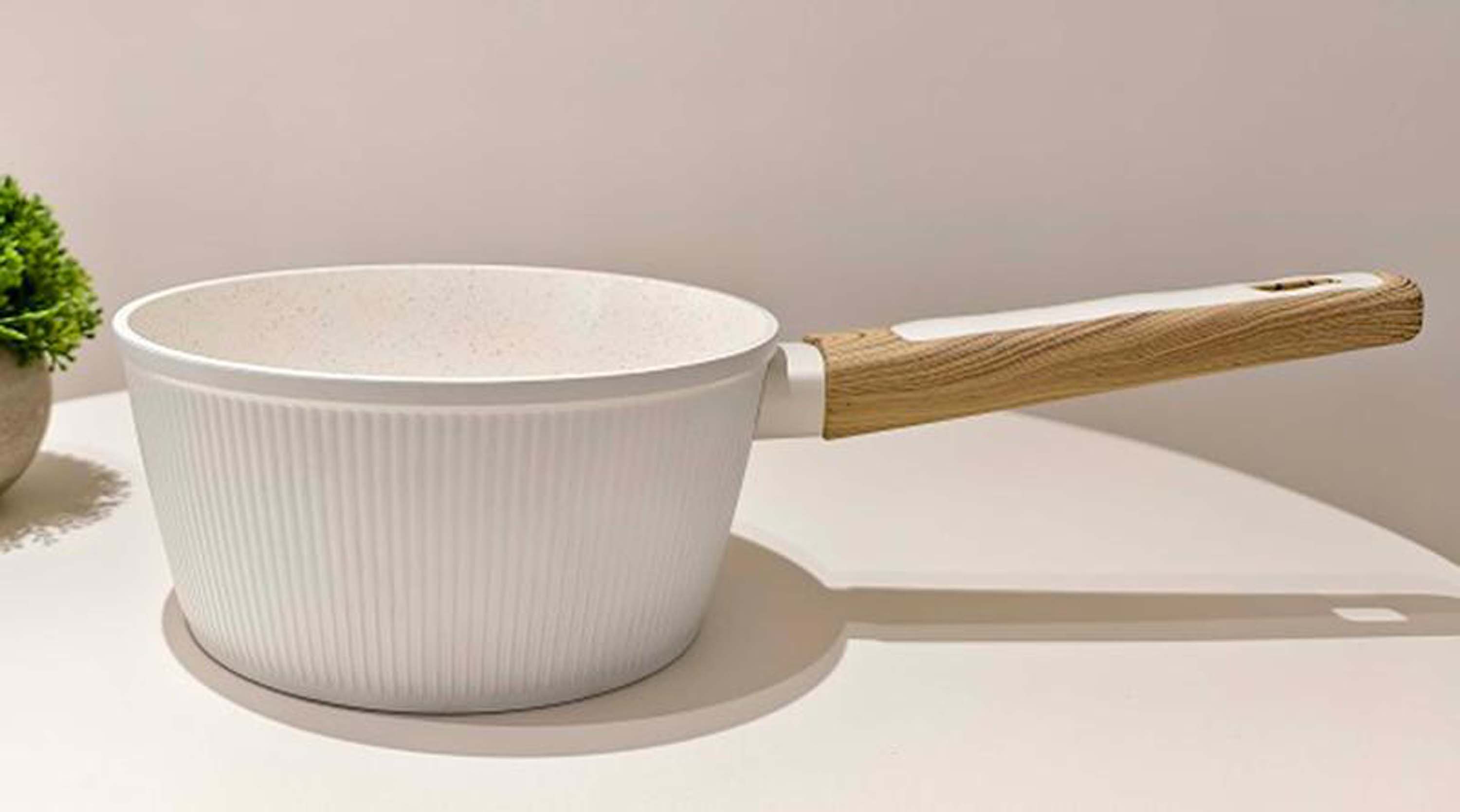 Rajnica KITCHISIMO BIANCO 18cm nepriľnavý povrch