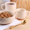 Keramický hrnček 380ml KITCHISIMO rebrovaný krémový