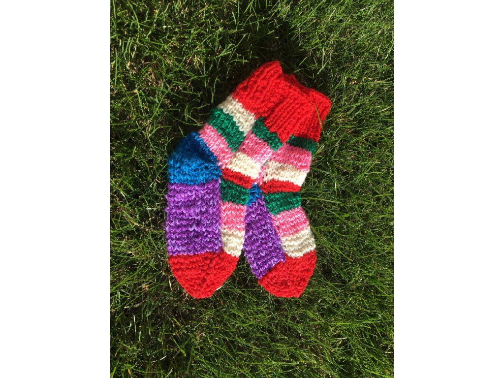 Ponožky od Magdy Ručně pletené veselé ponožky vel. 27-30 Barva: červená-fialová