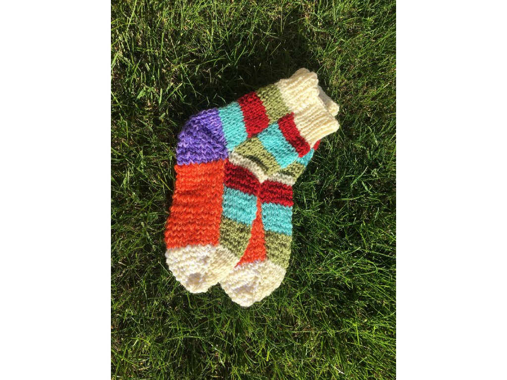Ponožky od Magdy Ručně pletené veselé ponožky vel. 31-34 Barva: bílá-oranžová