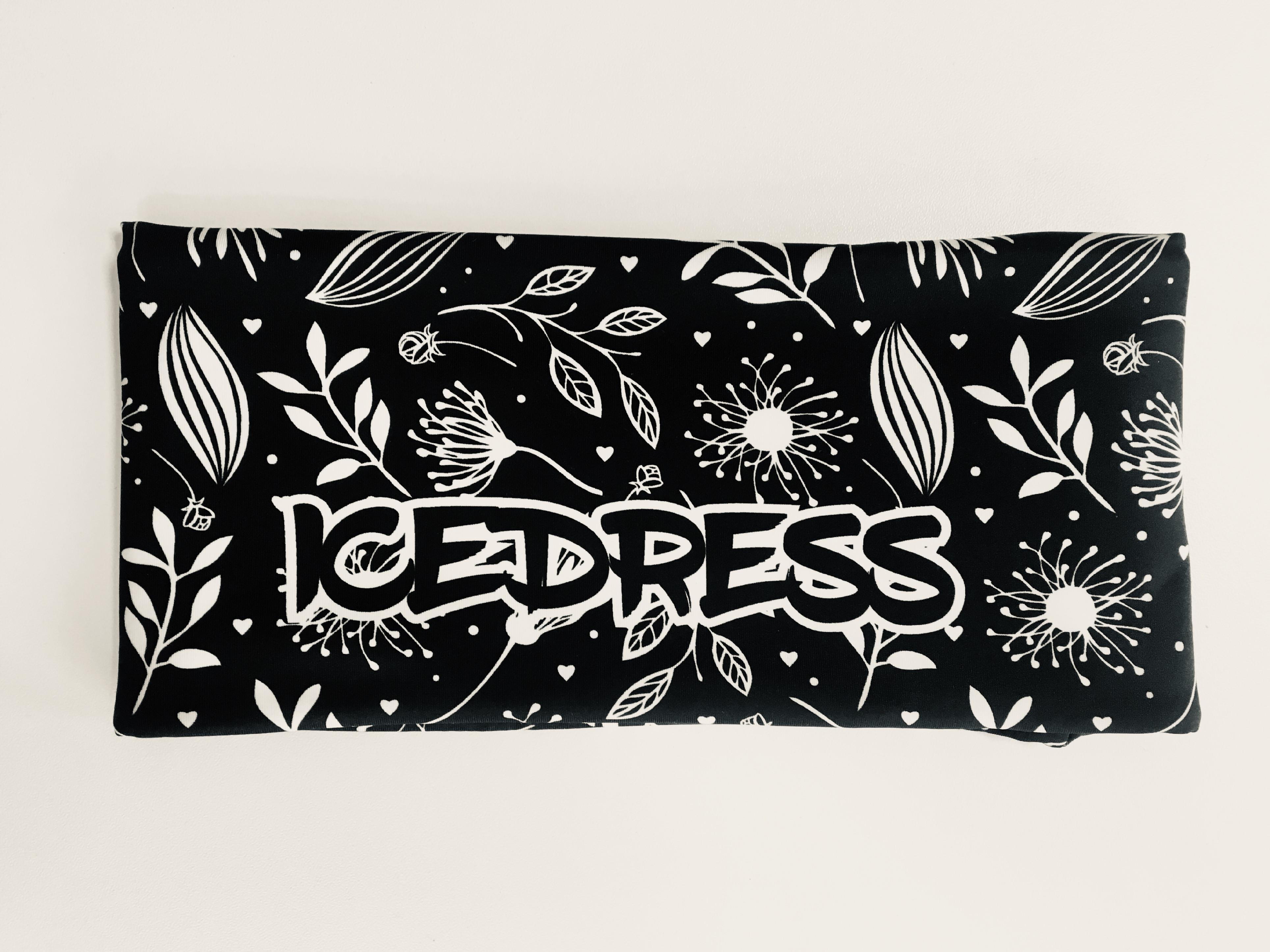 Drexiss sportovní čelenka FLOWERS BLACK WHITE Velikost: DOSPĚLÁ jaro/léto Obvod 53cm a více