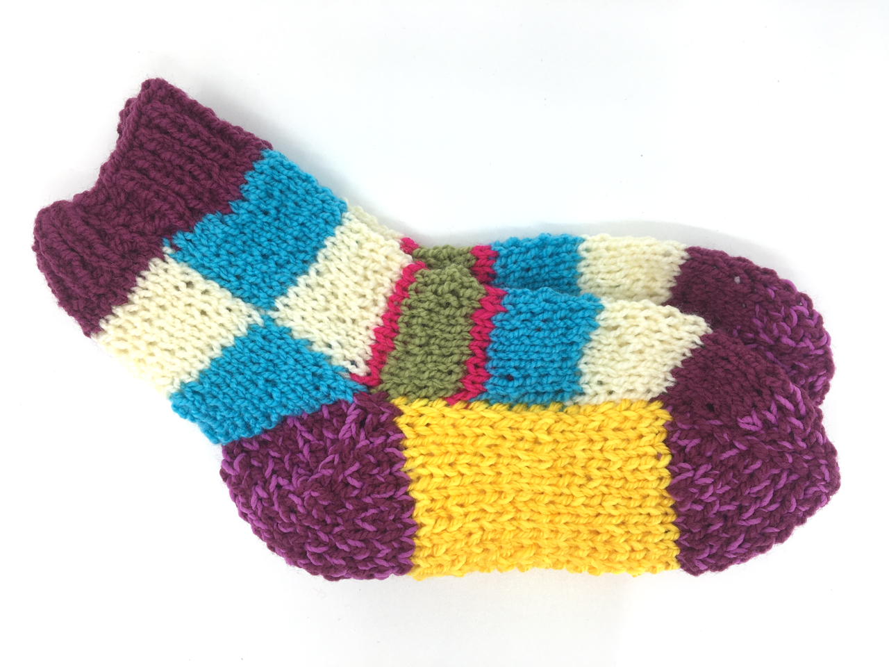 Levně Ponožky od Magdy Ručně pletené veselé ponožky vel. 31-34 Barva: fialová-žlutá
