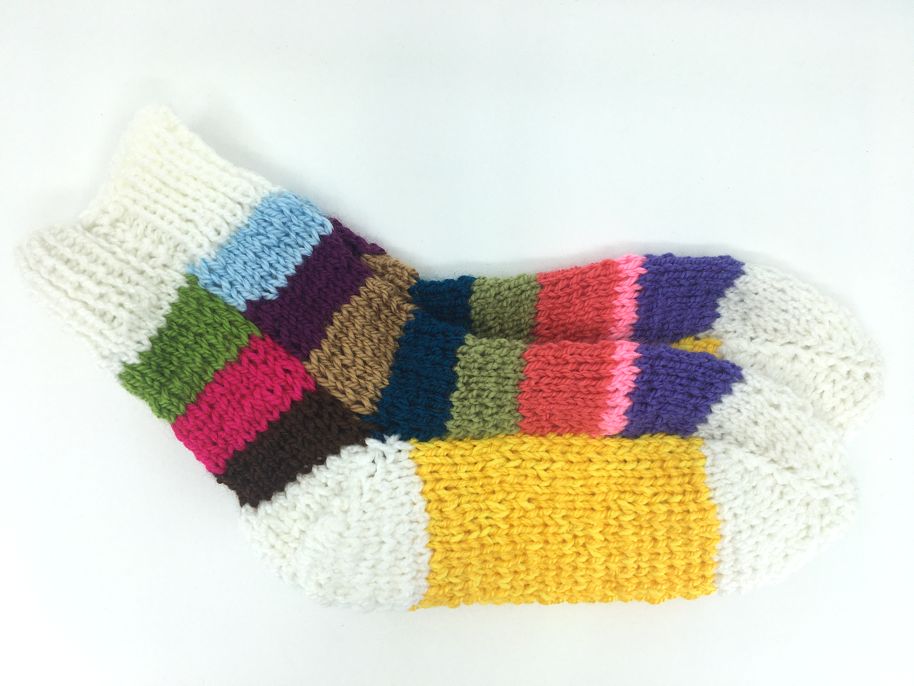 Levně Ponožky od Magdy Ručně pletené veselé ponožky vel. 35-38 Barva: bílá-žlutá
