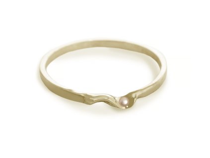 Split gold ring with pearl