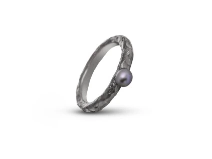 Silver black conical hammered ring narrower with pearl
