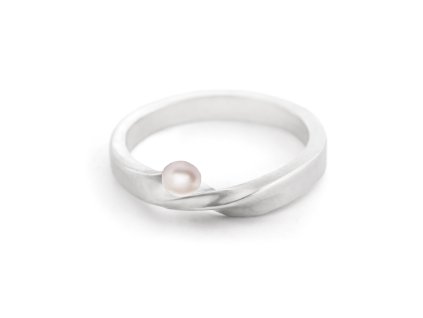 Silver narrower Split ring with pearl