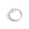 Minimalist Purity earrings with pearl