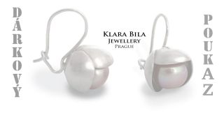 🎄 Darujte šperk. Darujte příběh. Darujte volbu. Nestíháte Vánoce? Nevíte, který šperk vybrat? Nechte rozhodnutí na ní – a...