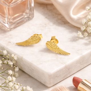 ✨ Lehkost, síla a elegance v jednom detailu. Zlatá křídla jako symbol svobody, odvahy a ochrany. Jemná forma, která na...