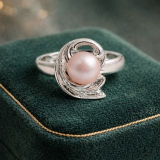 Kolekce Barok je inspirována velkolepým obdobím 17. a 18. století – dobou, kdy krása, umění a detail hrály hlavní roli....