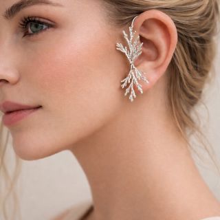 Šperk, který okamžitě přitáhne pozornost. Síla detailu, kterou nepřehlédneš.🔥 Minimalismus, který není tichý.💯 Není to jen...