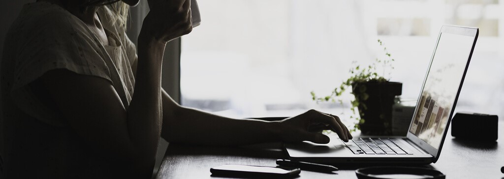 Výber nabíjačky na notebook