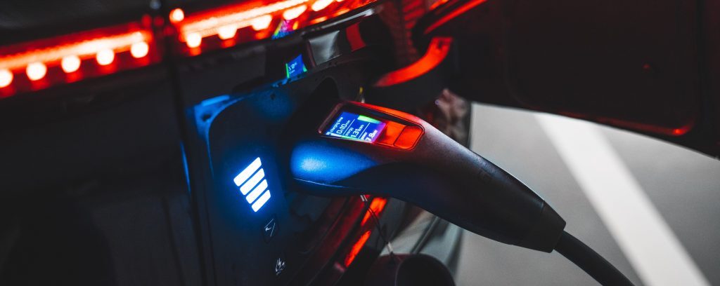 Nabíjanie elektromobilu doma bez wallboxu