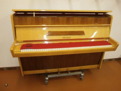 Pianino Petrof