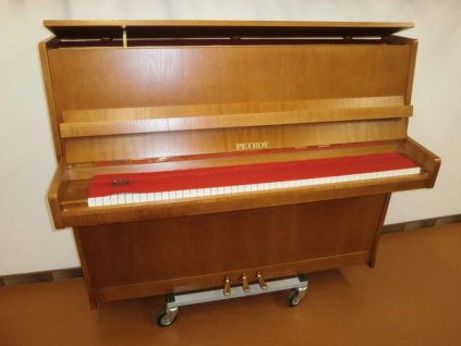 Pianino Petrof